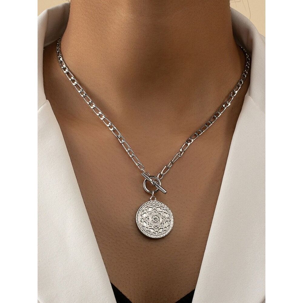 Gold Medallion Toggle Chain Necklace - Women Jewelry - Picture 4 of 6